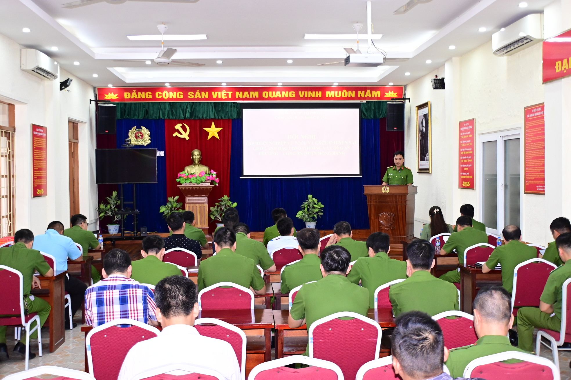 Công an quận Hồng Bàng: Tập huấn chuyên sâu về nghiệp vụ PCCC&CNCH